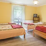 Ośrodek Wypoczynkowo-szkoleniowy Halny Ośrodek wypoczynkowy *